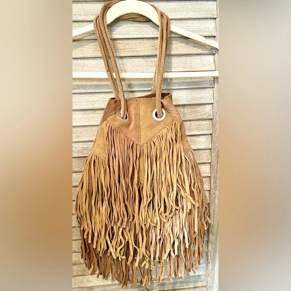 Vintage ZARA Cow leather fringe bag, adjustable straps Free spirited vibe - Picture 3 of 10
